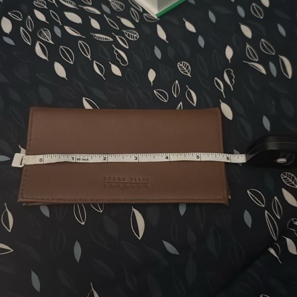 Vintage Perry Ellis Wallet - Picture 4 of 5